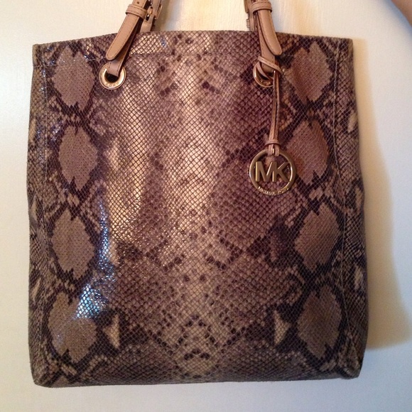 Michael Kors snake print tote great condition