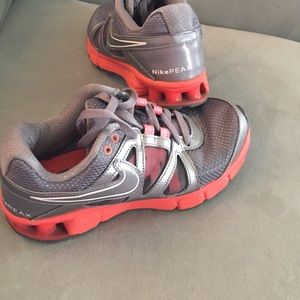 Women's Nike shoes-6.5-coral and grey