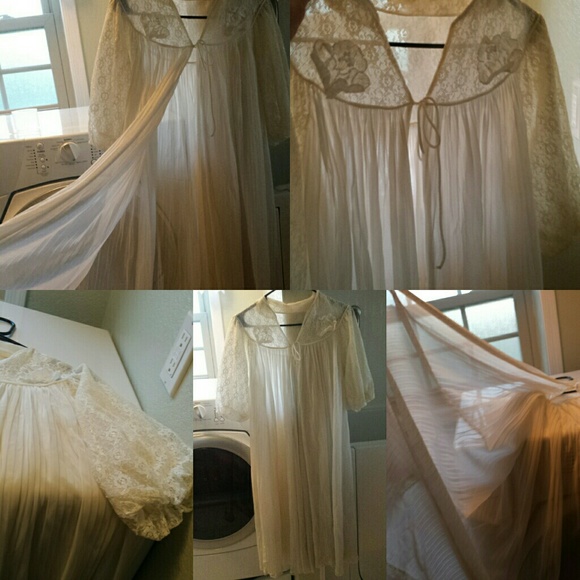 Vintage peignoir robe