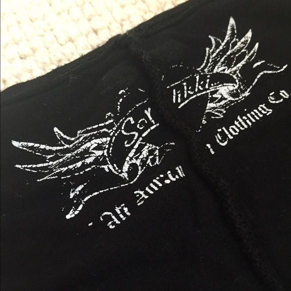 Top - Picture 2 of 3