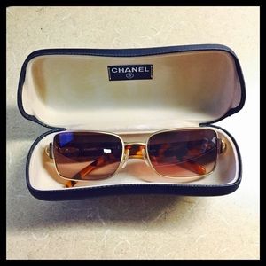 CHANEL Aviator  Sunglasses 😎 with case