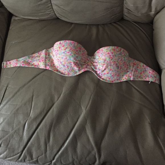 34 C Victoria Secret bathing suite top