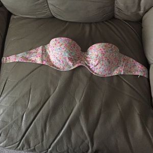 34 C Victoria Secret bathing suite top