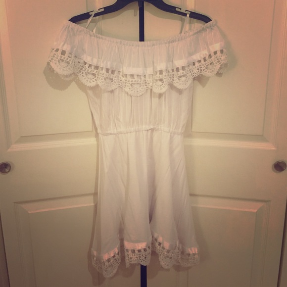 White off the shoulder Mexican dress