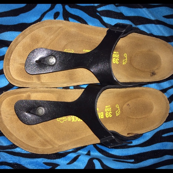 Black gizeh Birkenstocks