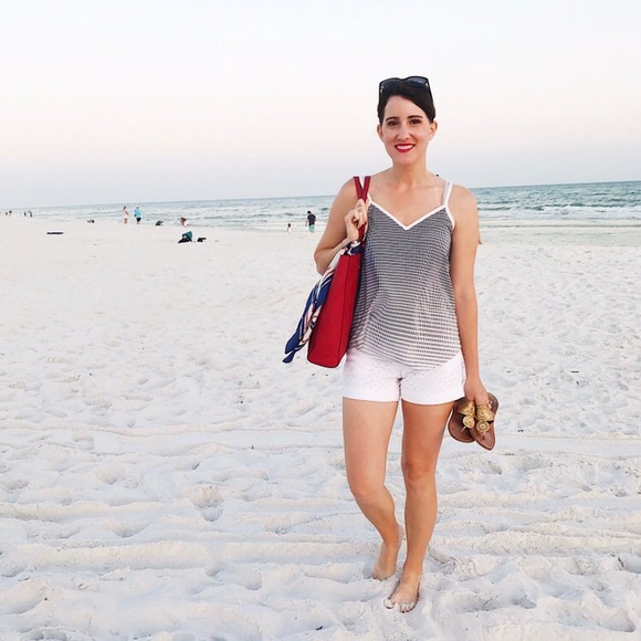 Hi 💁🏻 Poshers! - Picture 2 of 4