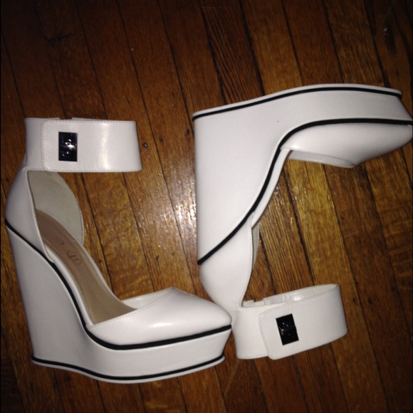 Aldo white Eila wedges