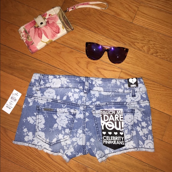 Celebrity Pink Jeans printed shorts - Picture 2 of 3