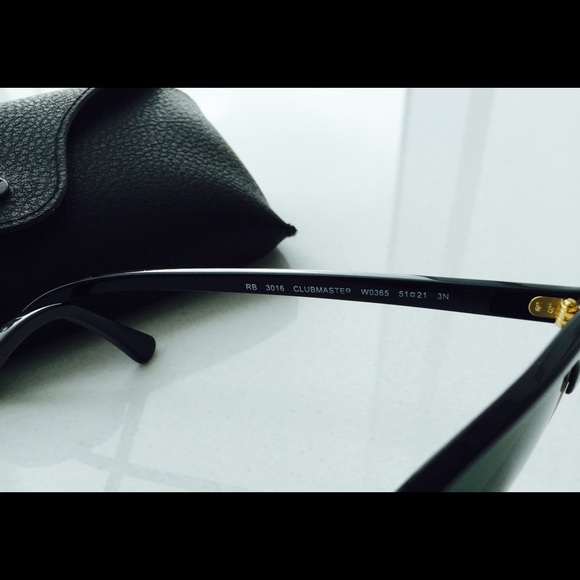 SOLD 😎RAYBAN✨ Clubmaster Classic. Excellent cond - Picture 2 of 4