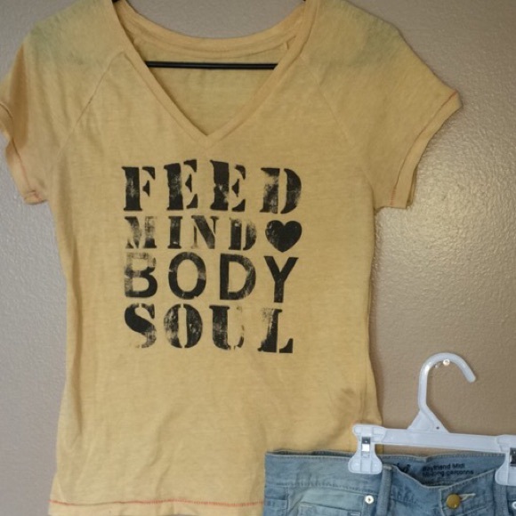💛yellow t-shirt💛 size small