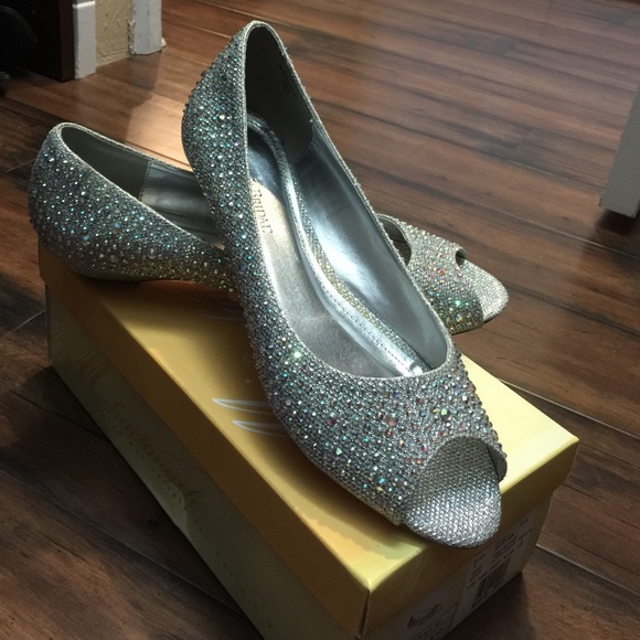 Gorgeous crystal flats