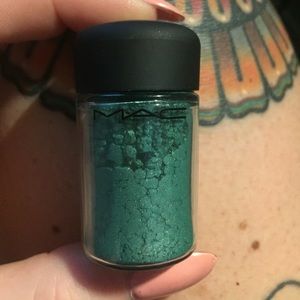 MAC Cosmetics Pigment in Teal- A41