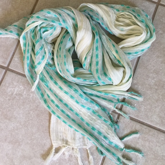 American Eagle scarf.