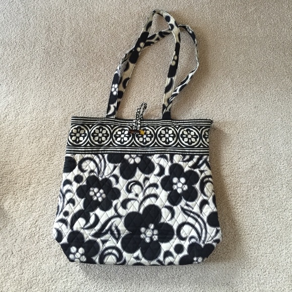 Vera Bradley Handbags - Vera Bradley Tote