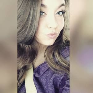 Meet your Posher, Chloe