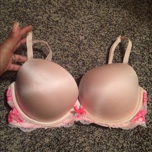 Victoria's Secret Push Up Bra 34D