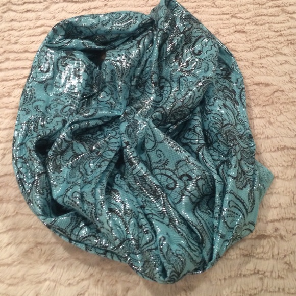 Scarf - Picture 2 of 2