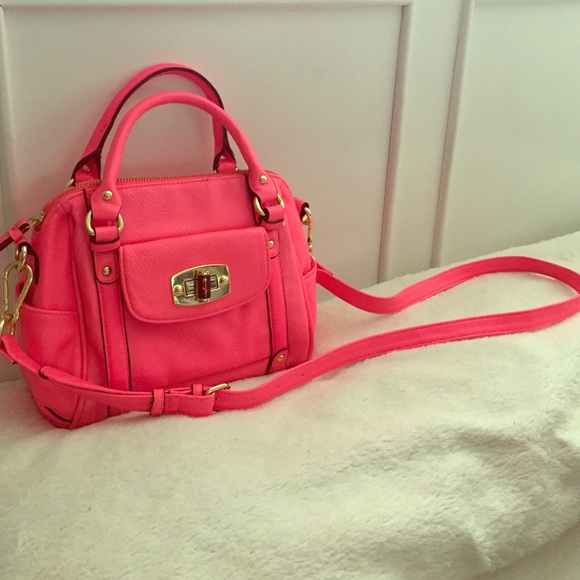 ✨🌺🆕 NEON PINK PURSE🌺✨