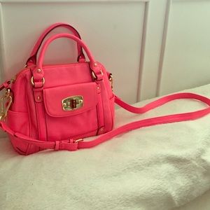 ✨🌺🆕 NEON PINK PURSE🌺✨