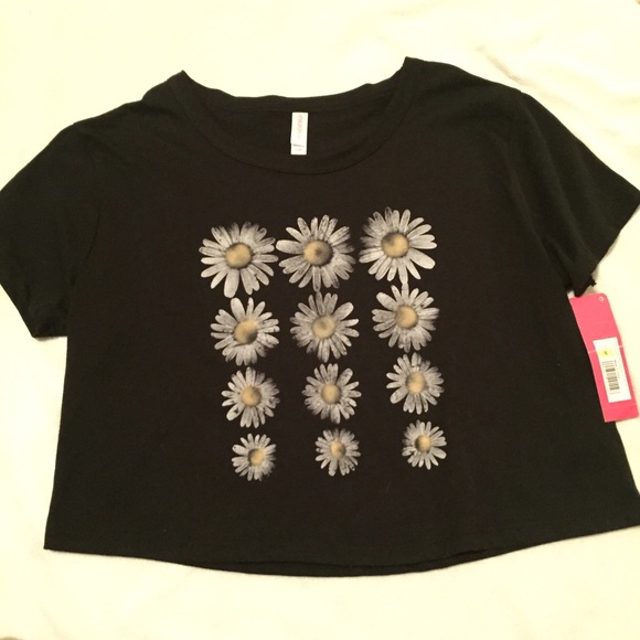 NWT floral black graphic top - Picture 1 of 3
