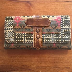 Aztec print wallet 📍