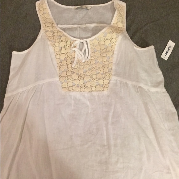 White tank top with tan lace design