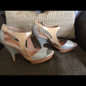 Two tone platform sandals