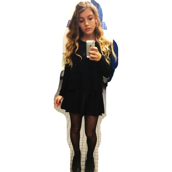 meet your seller 👽 - Picture 3 of 4