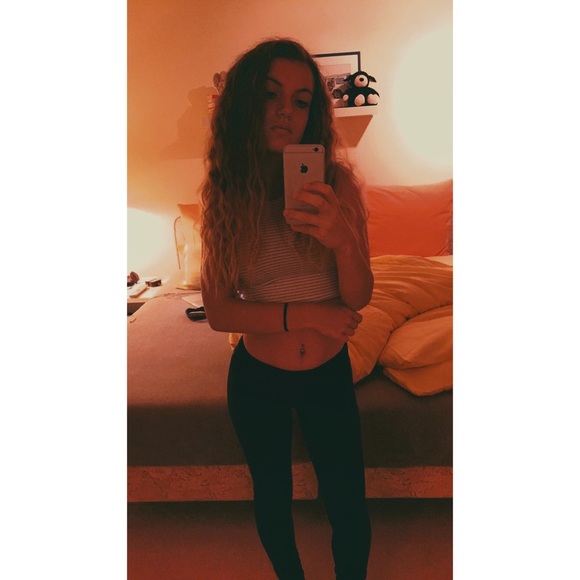 meet your seller 👽 - Picture 2 of 4