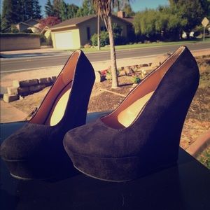 Size 7 1/2 Black Wedges