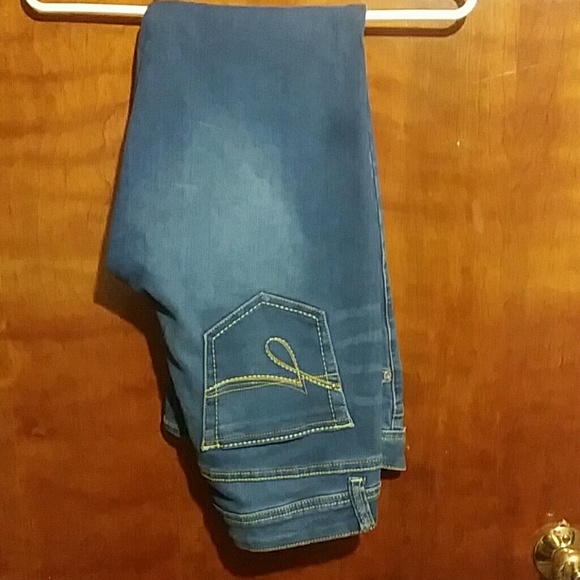 Jeans - Picture 1 of 4