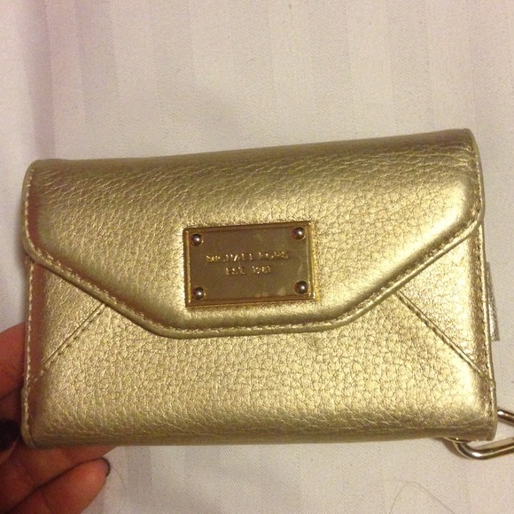 Michael kors iphone 4 wristlet gold SOLD