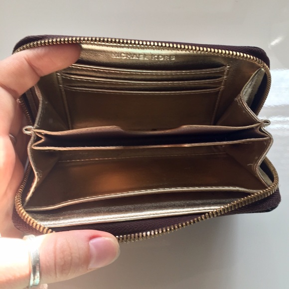 🎉SOLD Michael Kors Exclusive iPhone 5/5s Wallet - Picture 3 of 3