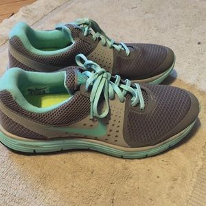 Nike size 10 sneakers