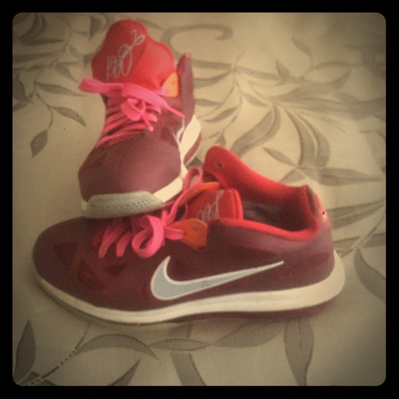 Lebron 9 Low - Picture 1 of 2