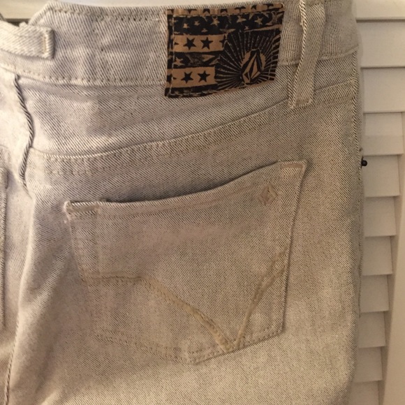 Volcom Jeans. - Picture 2 of 2