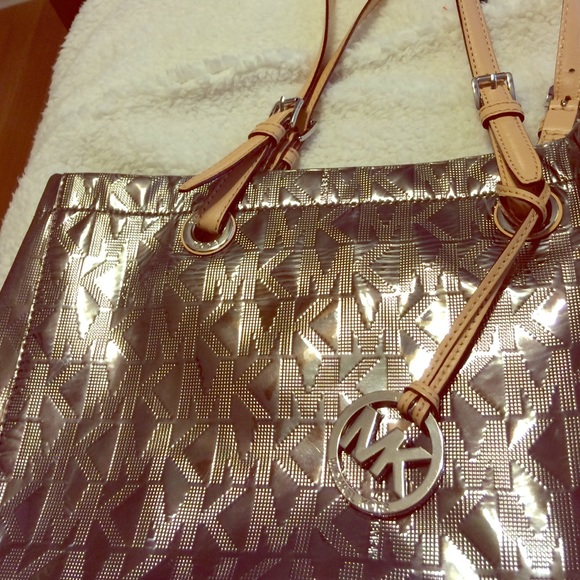 Michael Kors Handbags - Michael kors metallic tote- minor flaws
