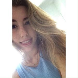 Meet your Posher, Leah