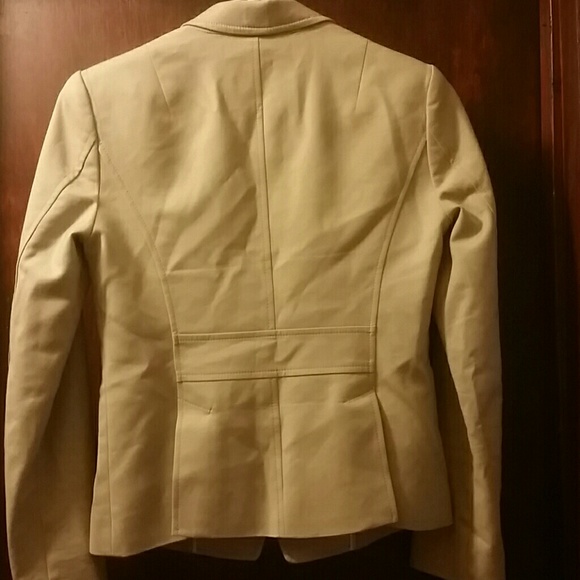 Beautiful blazer - Picture 2 of 4