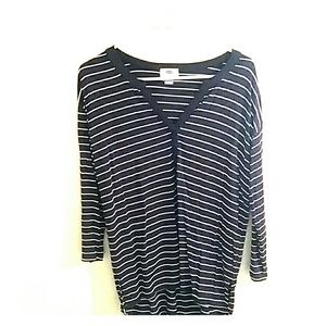 Old navy quarter sleeve high low shirt