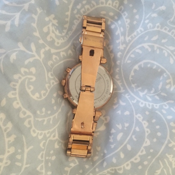 Rose gold Michael Kors watch - Picture 2 of 4