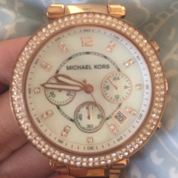 Rose gold Michael Kors watch - Picture 4 of 4