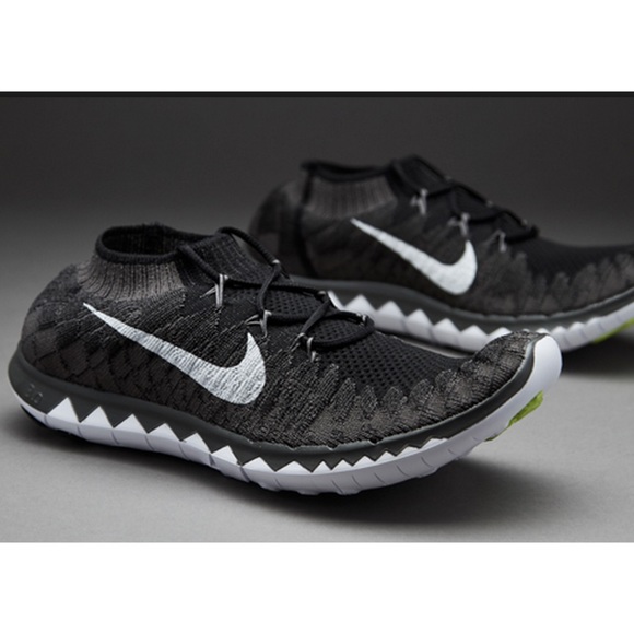 🚫SOLD!!🚫Black Nike Flyknit