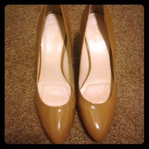 Tan Jones New York patent leather round toe wedge