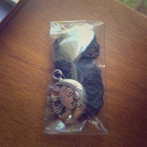 BRAND NEW Black & Silver Stretchy Choker Necklace