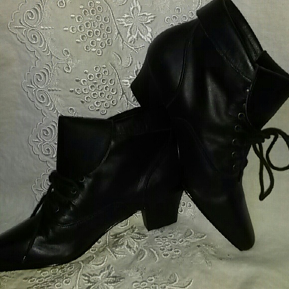 Leather Navy Blue NWOT Ankle boots! Super cute!