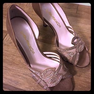 Size 7, Caparros