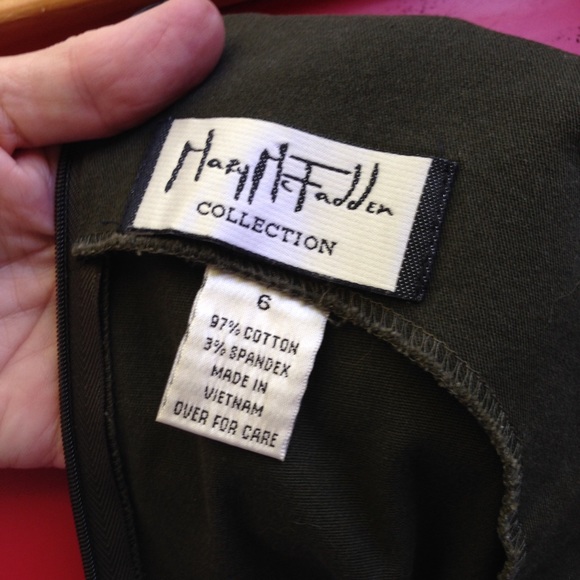 Pleated sheath - Picture 3 of 4