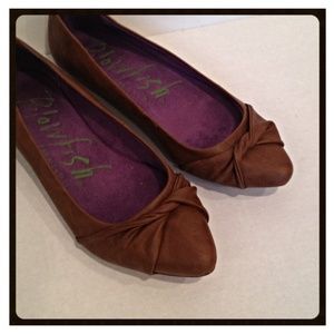 Brown pointed toe ballet flats
