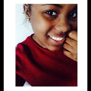 Meet your Posher, Nyla